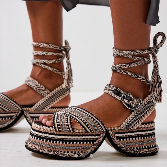 New Free People Amambiah Beatriz Wrap Platform Sandals Black Tan Cream 9/39 - Picture 1 of 9